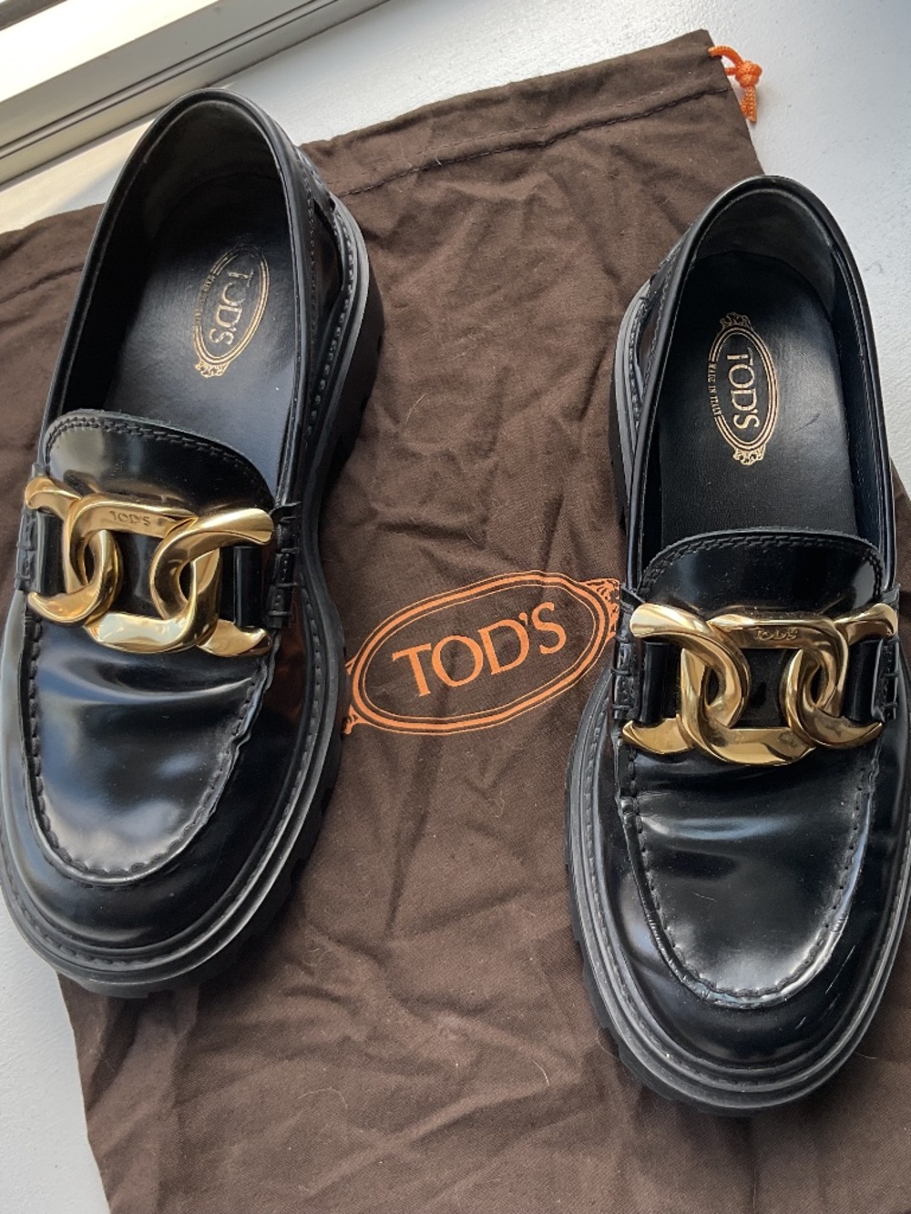 TOD’S GOMMA PESANTE LEATHER LOAFERS - size 36